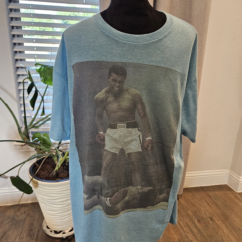 Men's Muhammad Ali Boxer Graphic Print Men's T-Shirt - Lt. Blue